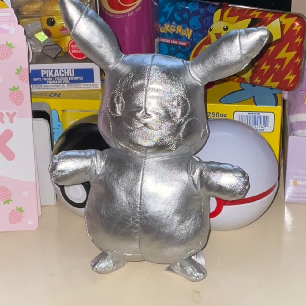 Silver pikachu large and cute